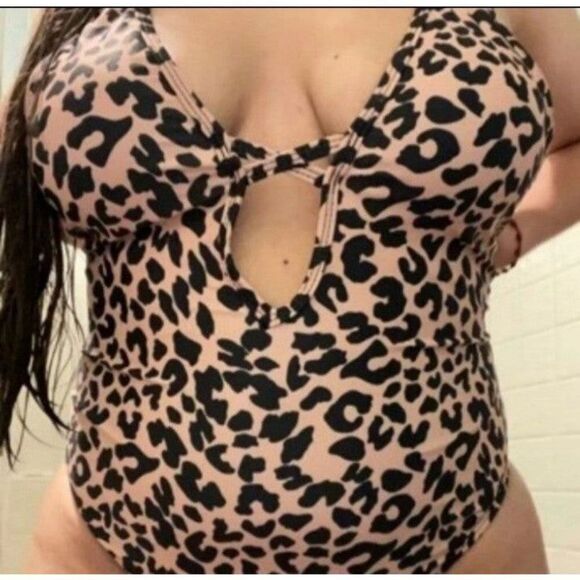 Leopard Print one piece size medium - Picture 4 of 7